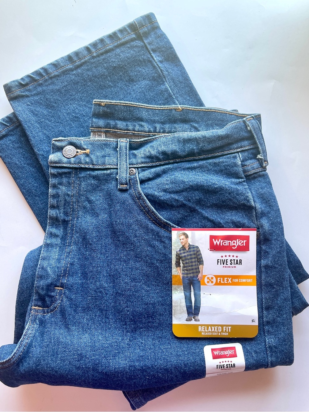 NWT Wrangler Five Star Premium Denim Relaxed Fit Flex Jeans 34x32 Medium Wash - Picture 7 of 8